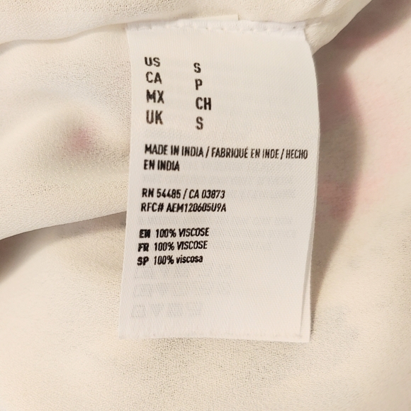 American Eagle Outfitters floral romper. Size Small. - Picture 4 of 10